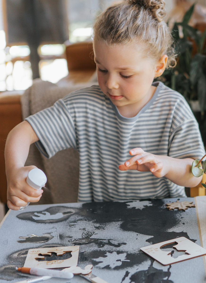 Stencil, Stamp & Spray Set